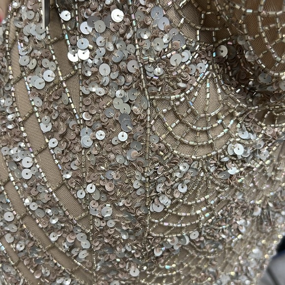 Theia fully beaded long sleeves V-Back midi dress - Picture 13 of 13